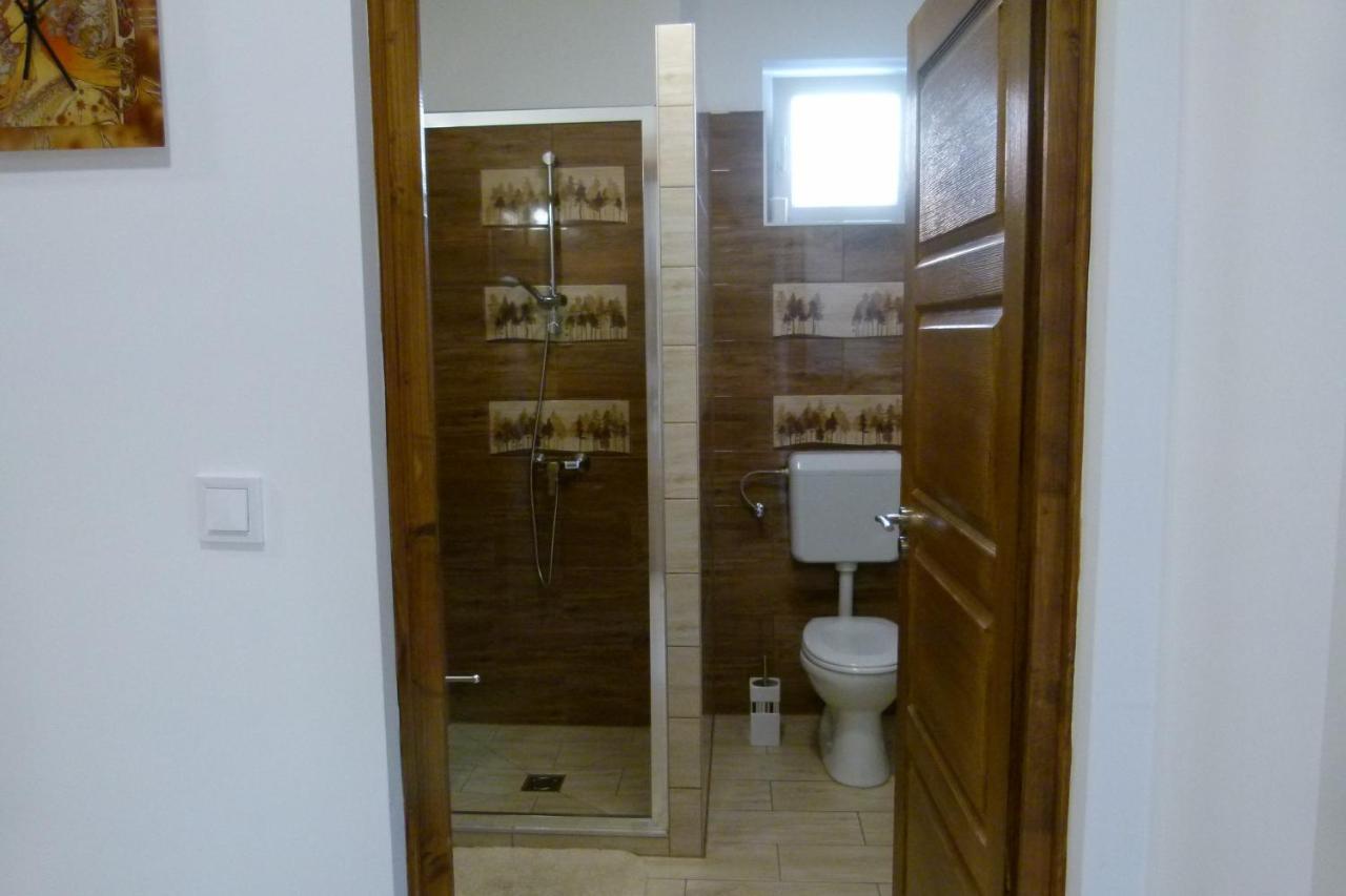 Wolf House Apartman Zalaegerszeg Buitenkant foto